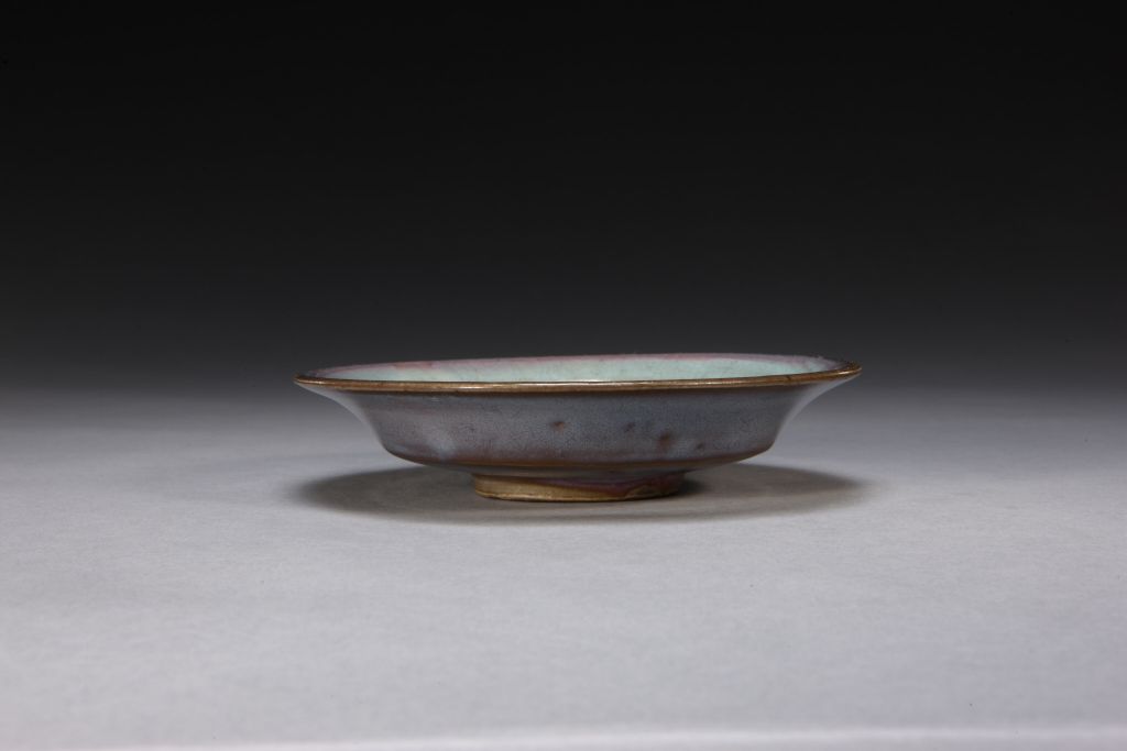 图片[1]-The rose-purple glazed waist plate with blue sky in Jun kiln-China Archive